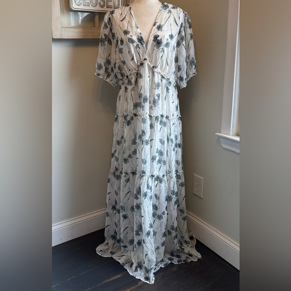 Baltic Born Dresses & Skirts - Baltic Born Santorini Floral Maxi Dress Gray White NWT